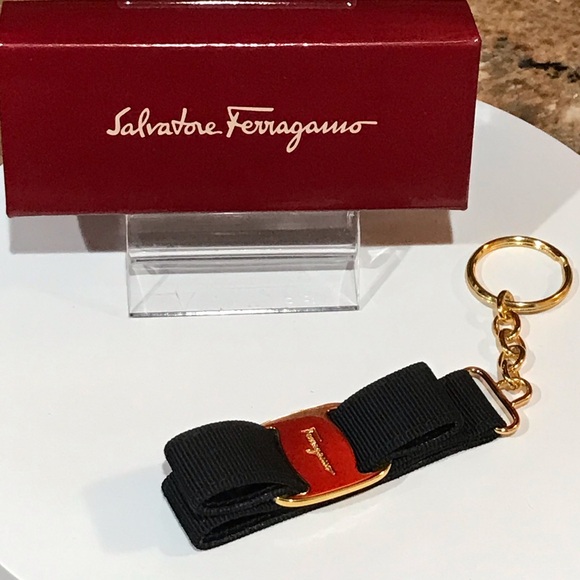 Salvatore Ferragamo Vara Ribbon Key Ring/ Bag Charm- NIB❤️🔥😍 - Picture 8 of 17